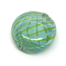 Pūstas stiklas žalsvas su juostelėmis plokščio ovalo formos 18x7 mm