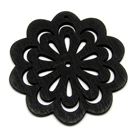 Medinė "gėlytė" juoda 4,9 cm
