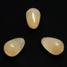 Katės akis šviesiai persikinė lašelio formos 12x8 mm