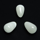 Katės akis balta lašelio formos 12x8 mm