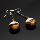 Pasidaryk pats: Auskarai su rusvu "lampwork" stiklu Pasidaryk pats: Auskarai su rusvu "lampwork" stiklu